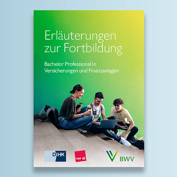 Ein Informationsblatt über Weiterbildungsmöglichkeiten zum Bachelor Professional in Versicherungen und Anlagen. Das Dokument hat einen grünen Hintergrund und enthält einen Titel sowie Logos von Organisationen. Zwei Personen sitzen auf einer Treppe und arbeiten gemeinsam an einem Projekt.