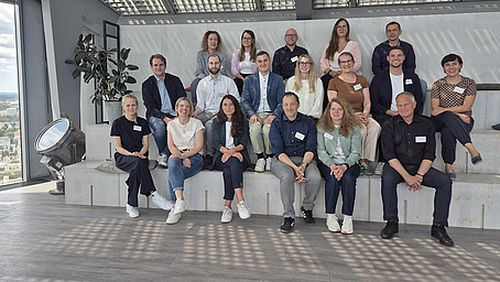 Mit Weitblick über München sowie Ein- und Ausblick in das Projekt Demokratiebildung in der Ausbildung